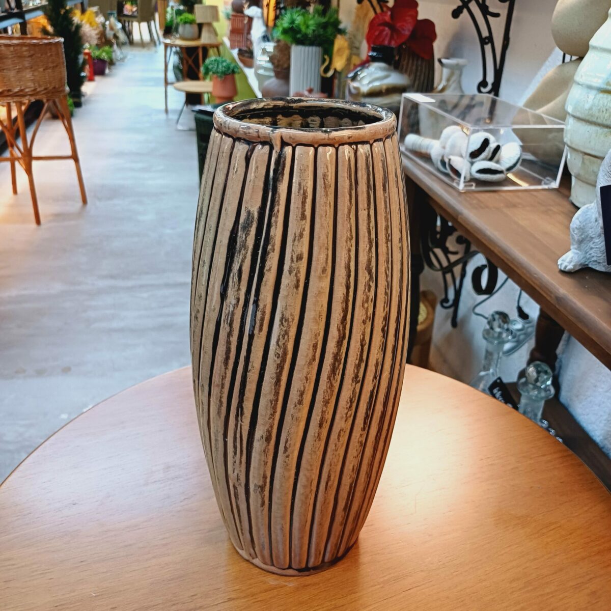 Vaso Preto com Marrom em Cerâmica Tamanho P - Image 5
