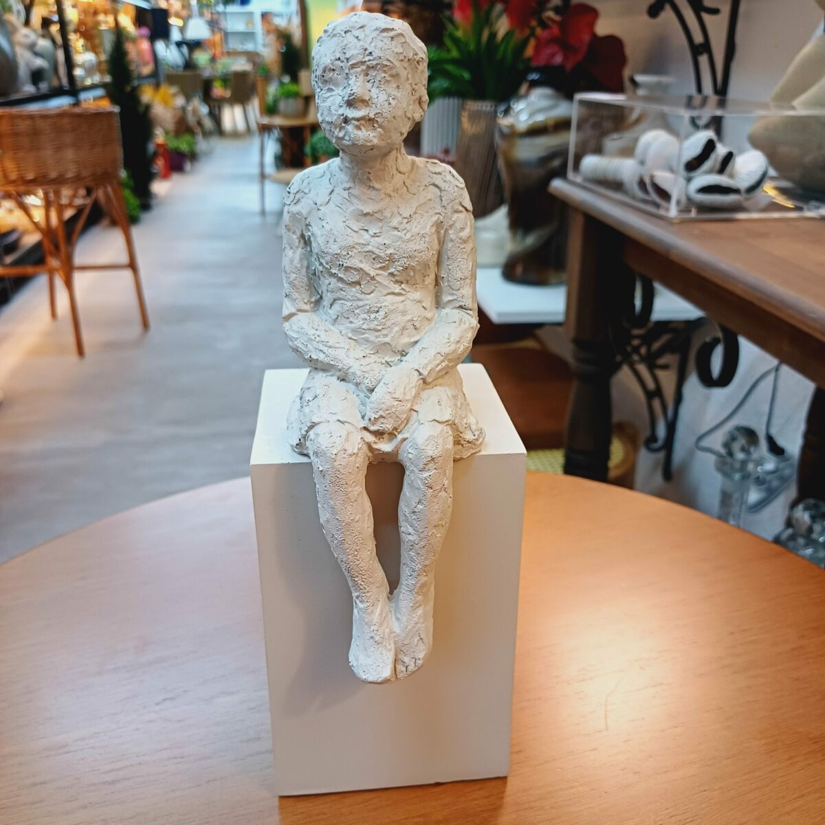 Escultura Menino Sentado - Image 5