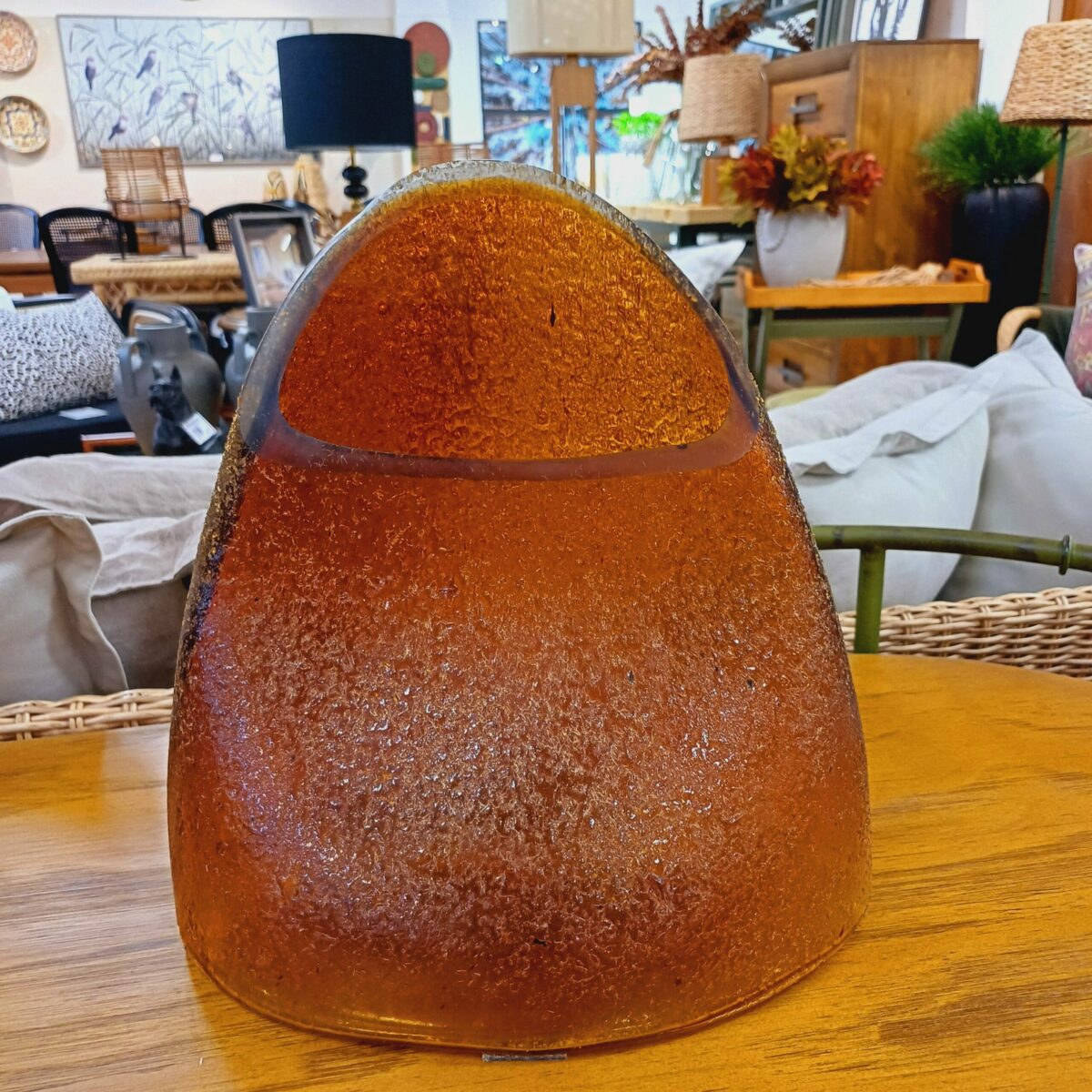 Vaso em Vidro Esculpido Orgânico Âmbar - Image 2