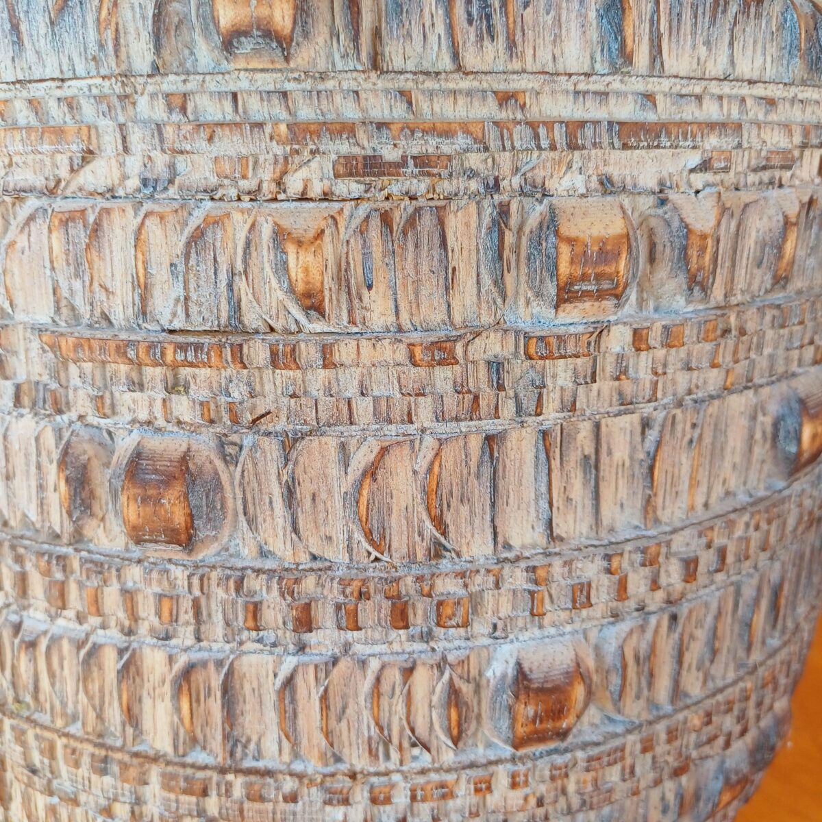 Vaso em Madeira Balinês Texturizado - Image 6