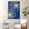 Quadro Canvas Azul Fino Acabamento - Moldura Branca -