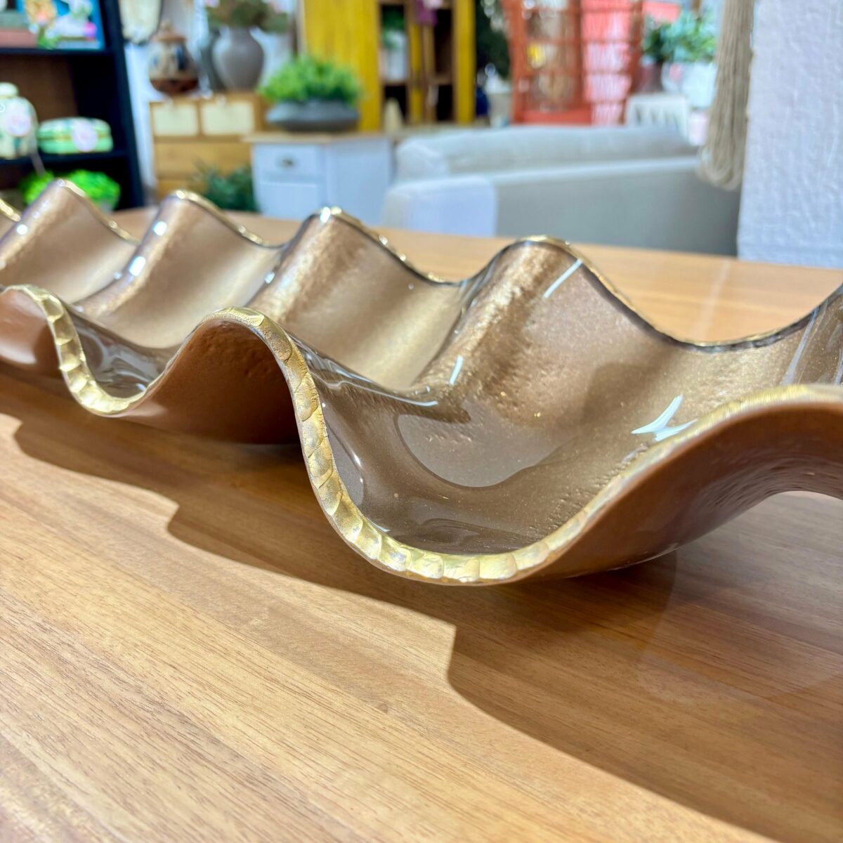 Centro de Mesa em Vidro New Bronze com Borda Dourada – 115 cm - Image 4