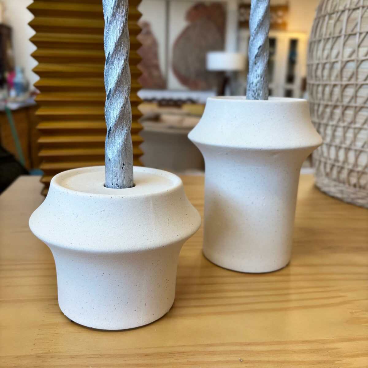 Porta-Velas em Cerâmica Off-White – Conjunto com 2 Peças - Imagem 5