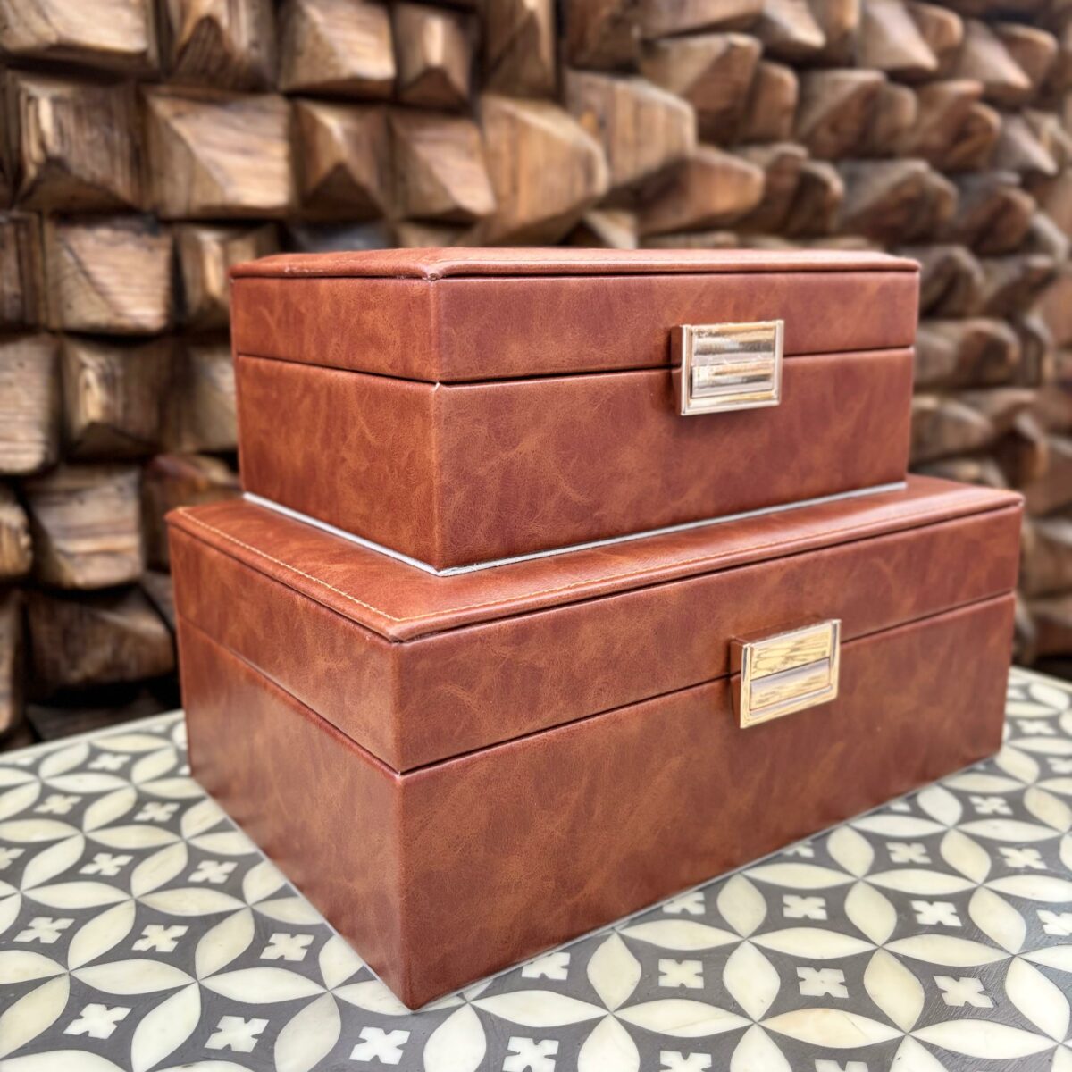 Conjunto com 2 Caixas Decorativa em Madeira e Courino