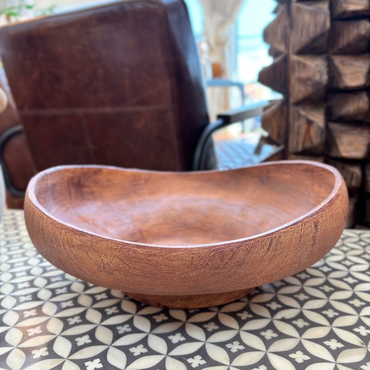 Centro de Mesa Decorativo em Poliresina Marrom