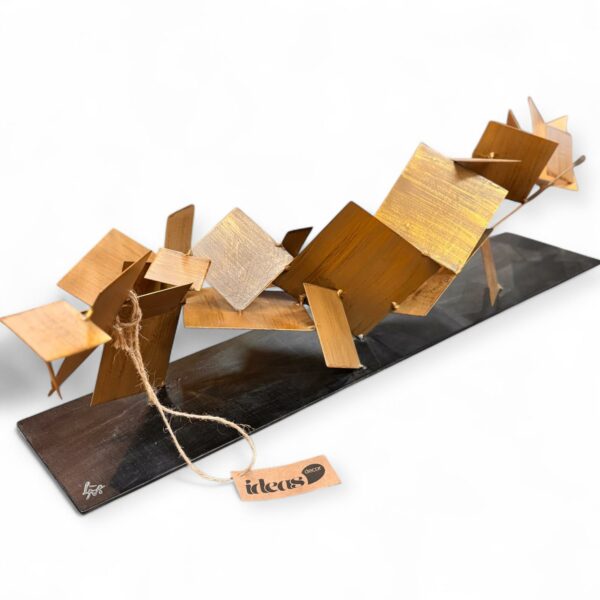 Escultura Abstrata Horizontal em Metal Dourado Artesanal