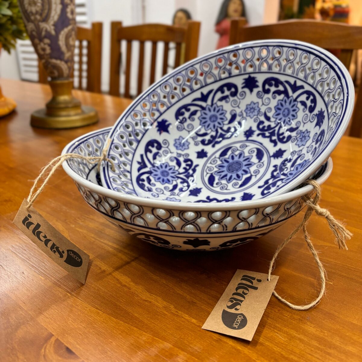 Bacia Decorativa em Cerâmica Esmaltada Azul e Branca - Image 6