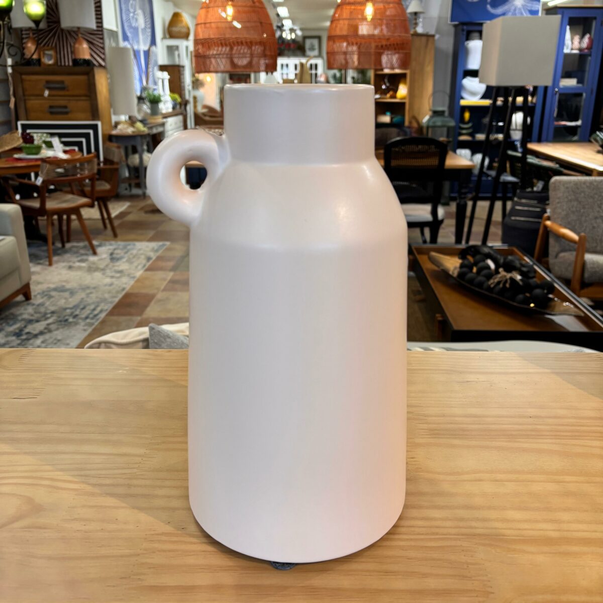 Vaso em Cerâmica Bege com Alça - Image 4