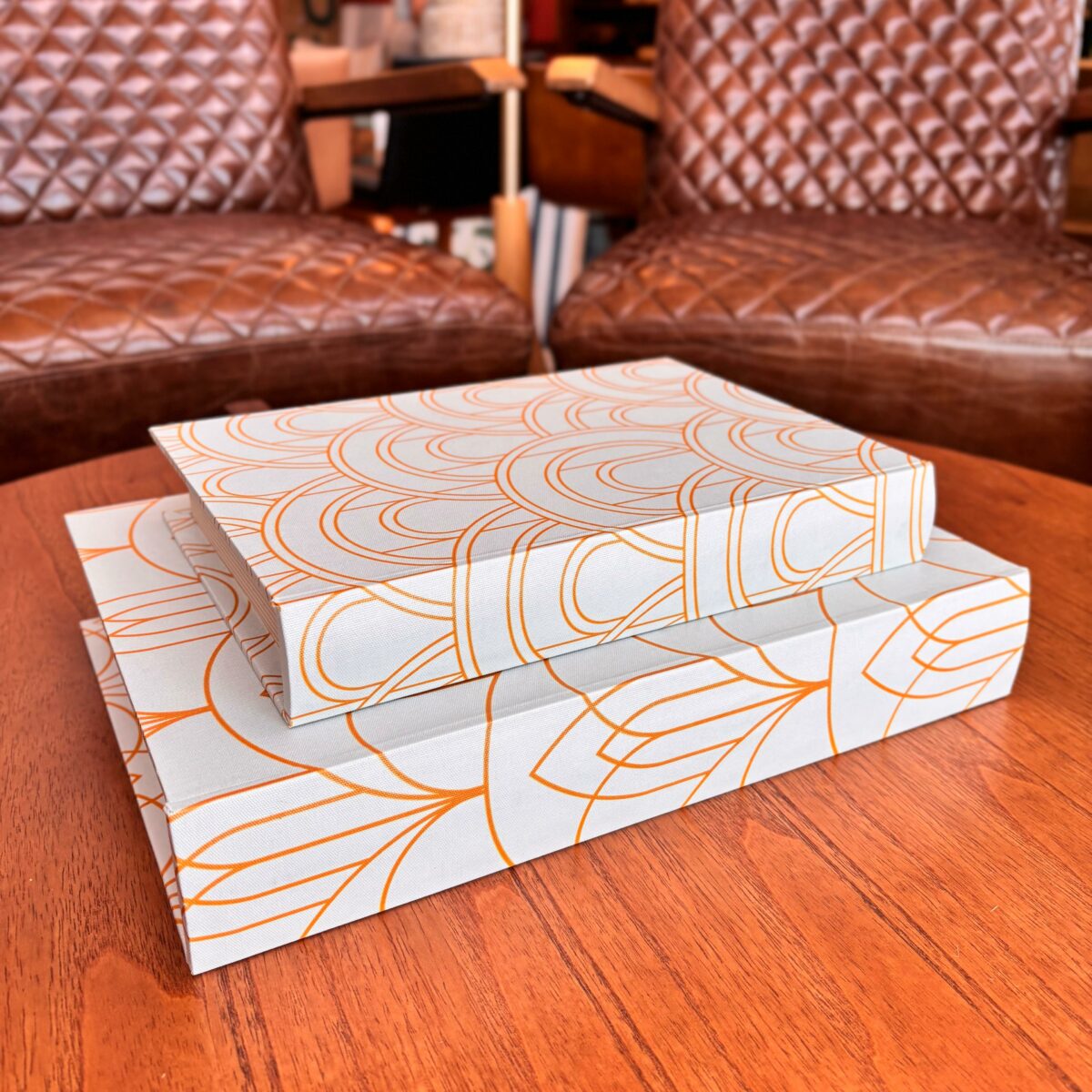 Conjunto Livro Caixa Decorativo em Madeira Revestida em Tecido