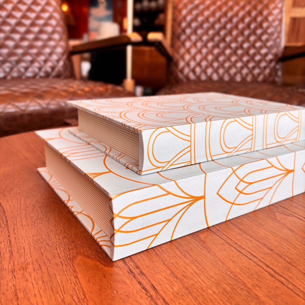 Conjunto Livro Caixa Decorativo em Madeira Revestida em Tecido - Imagem 4