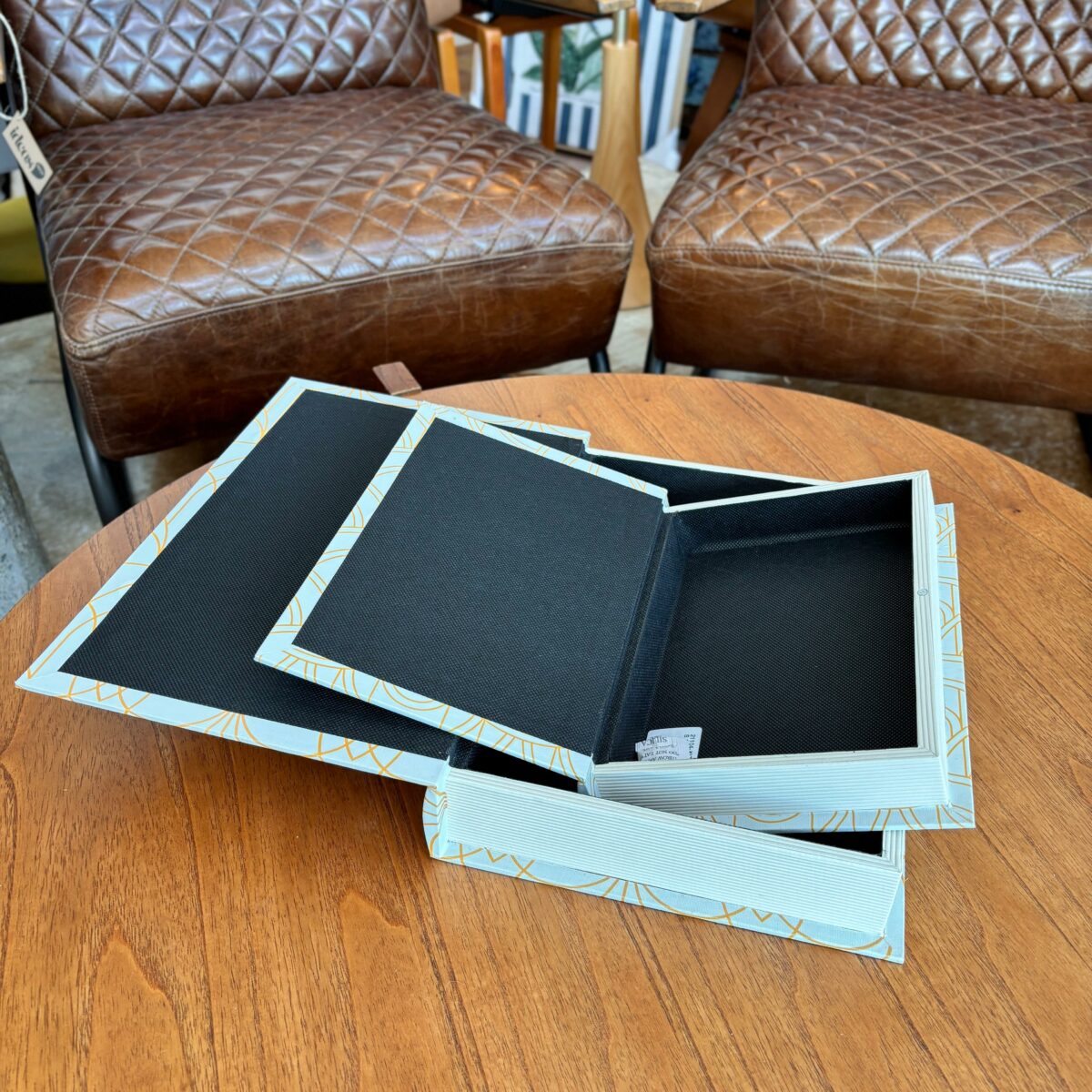 Conjunto Livro Caixa Decorativo em Madeira Revestida em Tecido - Imagem 2