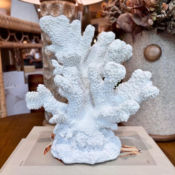 Escultura Coral Branco em Resina