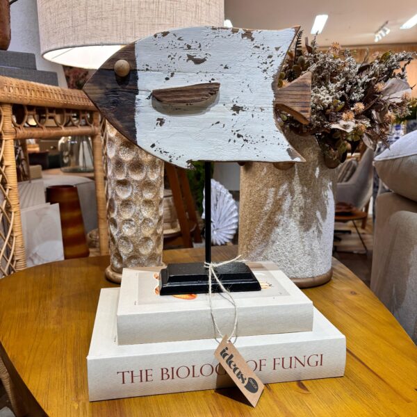 Escultura Peixe em Madeira Rústica com Ferro - Importado de Bali