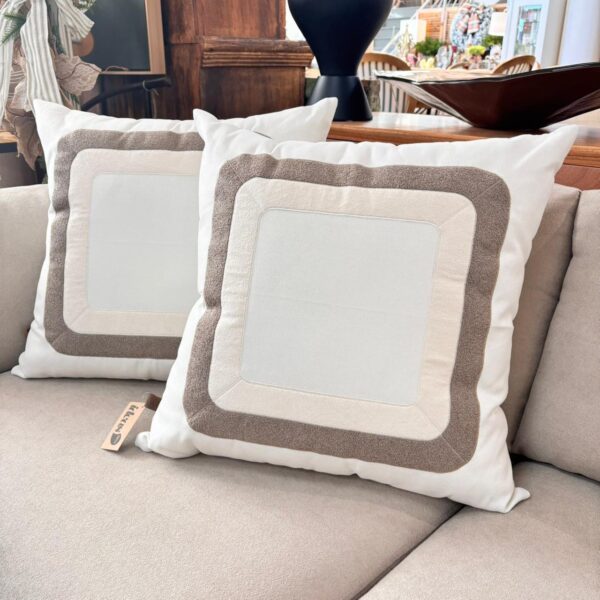 Almofada Bordada com Veludo - 52x52 cm